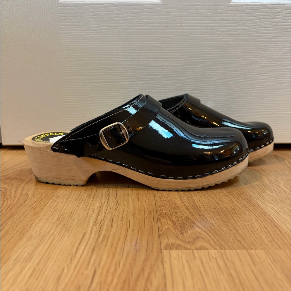 Torpatoffein Swedish Black Patent Leather Clogs with Wooden Heel Size 40 (9-9.5)